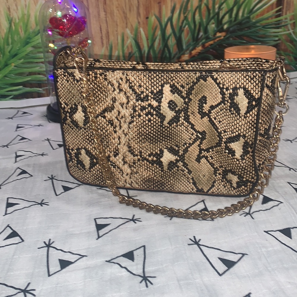 L.A. EXPRESS SNAKE PRINT WITH CHAIN PURSE